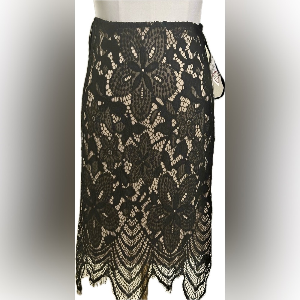 DESIGN LAB  Black Lace Skirt